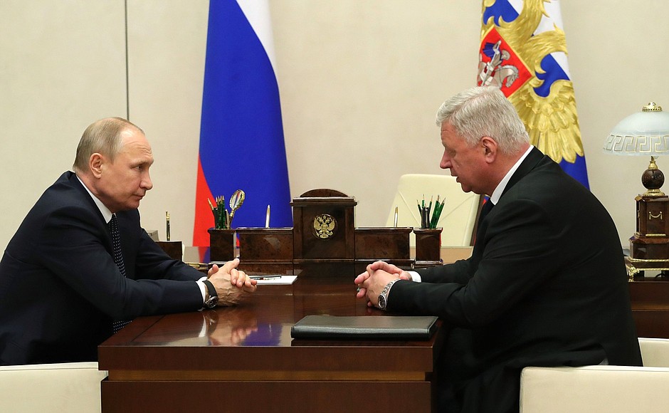 Президент Путин встретился с главой ФНПР Шмаковым.