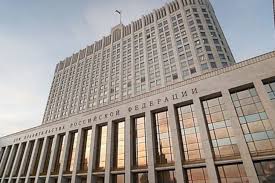 Правительство распределило трансферты на выплаты медикам за работу с пациентами с COVID-19.