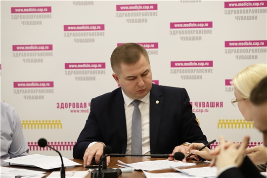 Более 5000 сотрудников медорганизаций республики получат выплаты стимулирующего характера за работу с больными COVID-19.