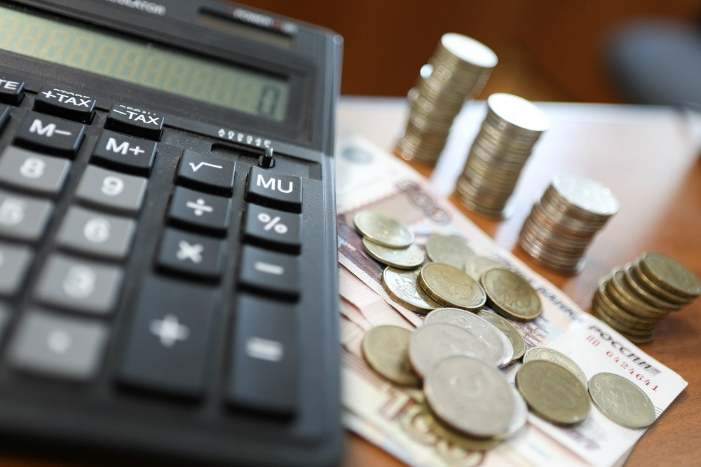Зарплаты бюджетников вырастут на 3% с 1 октября.