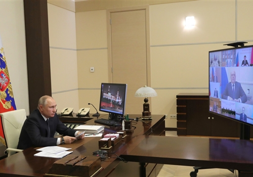 В новогодние праздники ковидные выплаты медикам удвоят.