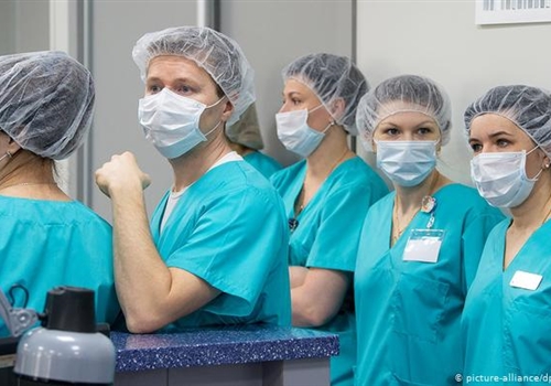 Медработники, задействованные в борьбе с COVID-19, получают выплаты за декабрь.