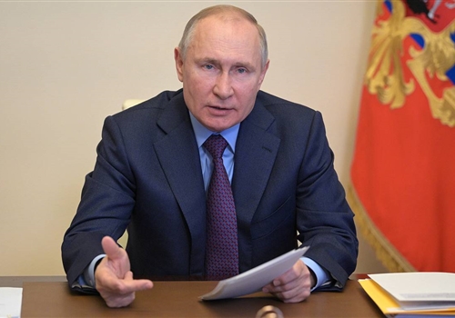 Владимир Путин потребовал избавить врачей от излишней бумажной работы.