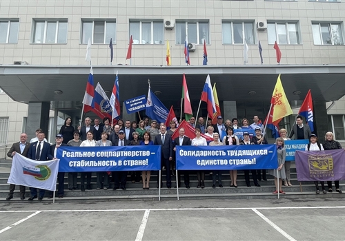 В День весны и труда с профсоюзным активом Чувашии обсудили вопросы социально-трудовых отношений.