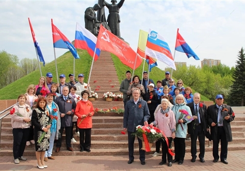 Профсоюзы Чувашии почтили память павших воинов.