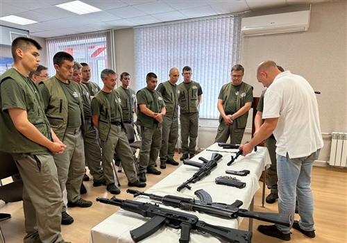 Профсоюз поддерживает патриотическое движение.