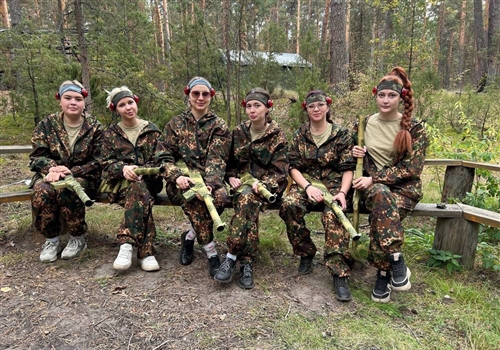 Члены Профсоюза РБСМЭ осваивают навыки военной подготовки.
