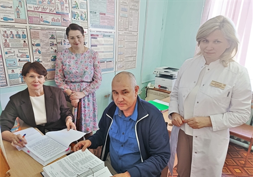 Службу охраны труда Центральной городской больницы оценили специалисты «Чувашрессовпроф» и республиканской организации Профсоюза/